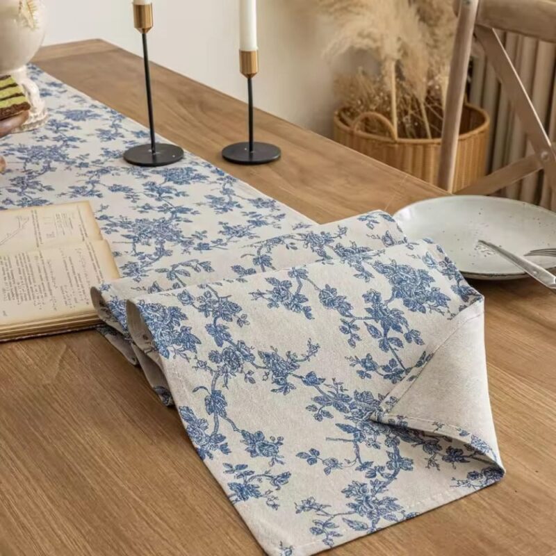Homestuff La Belle Fleur Table Runner 2
