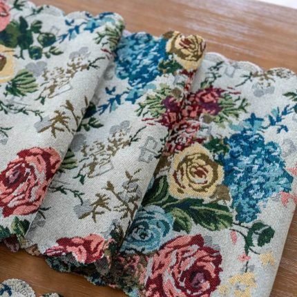 Homestuff Vintage Romantic Floral Table Runner 1